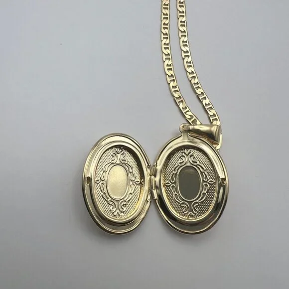 bzl Jewelry Beautiful Bzl Locket And Chain Poshmark